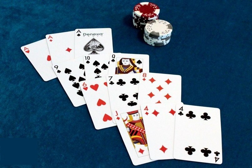 Một bàn chơi binh 9 lá có thể có từ 2 - 5 người tham gia thay vì 4 người như phiên bản gốc